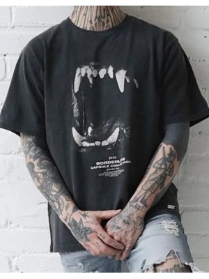 Teeth Print Graphic T-shirt